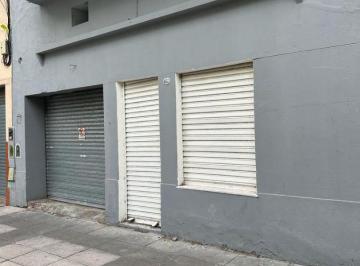 Casa · 144m² · 5 Ambientes · 1 Cochera · Casa en Venta de 4 Dorm. C/ Cochera en Nueva Pompeya