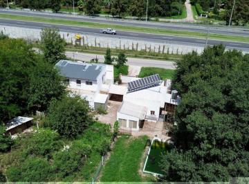 Casa · 280m² · 2 Ambientes · 1 Cochera · Excelente Complejo Comercial.