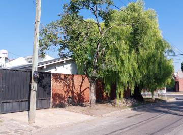Casa de 3 ambientes, Ituzaingó · Chalet 3 Ambientes en Venta, Ituzaingó Norte
