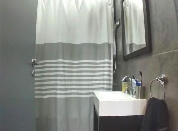 Baño completo renovado · Dpto. 3 Ambientes, Grandes Dimensiones, Dueño Directo