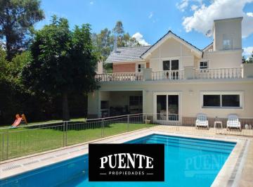 Casa · 210m² · 5 Ambientes · Casa - Saint Thomas Norte