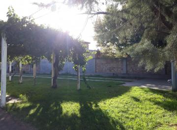 Quinta vacacional de 5 ambientes, San Rafael · Oportunidad Excelente Casa con Pileta Cerca de La Ciudad!