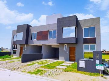 Casa de 6 ambientes, Córdoba · Dúplex en Venta - San Ignacio - 3 Dorm - 3 Baños - Categoría -