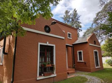 Casa · 148m² · 5 Ambientes · 2 Cocheras · Venta - Casa Quinta Estilo Colonial / Español - Tortuguitas