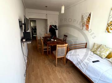 Living Comedor · Depto de 3 Amb. Al Contrafrente en Palermo: Botánico.