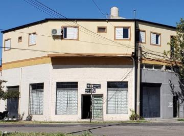 Local comercial · 338m² · 5 Ambientes · 1 Cochera · Imponente Salon, Mas Tres Deptos en Planta Alta.