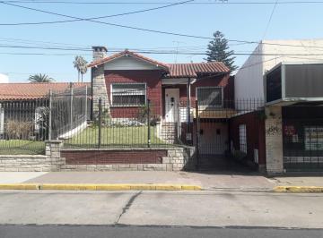 Casa en Venta de 4 ambientes Banfield · Oportunidad Amplio Chalet 3 Dorm. Sobre H. Yrigoyen 7600