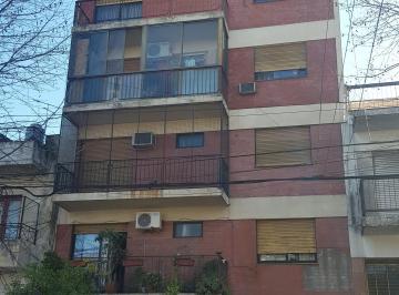 Departamento de 2 ambientes, Liniers · Departamento 2 Ambientes 1er Piso con Patio Interno