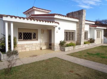 Foto · Barrio Villa Belgrano - Excelente Casa Para Uso Comercial de 3 Dorm. con Garaje, Cocina Comedo