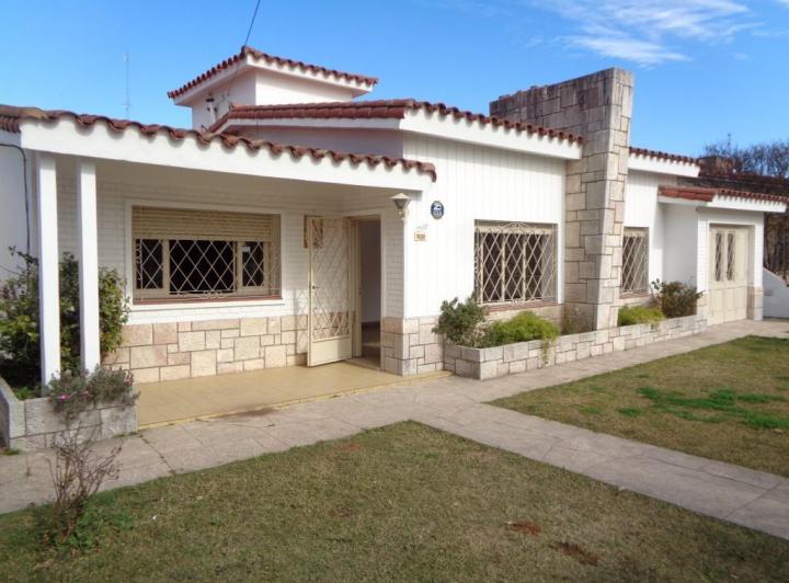 Casa · 239m² · 5 Ambientes · 1 Cochera