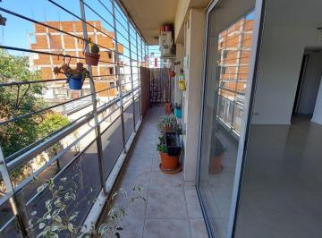 Departamento de 3 ambientes, Villa Ortuzar · Hermoso Dto Al Frente con Cohera y Balcon.
