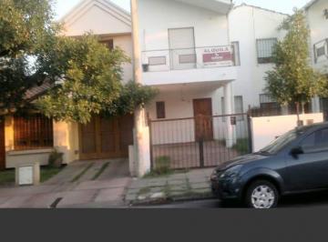 Casa · 261m² · 7 Ambientes · 1 Cochera · Duplex de 3 Dorm. Barrio Escobar Zona Norte