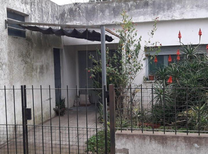 Casa · 200m² · 2 Dormitorios
