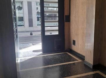 Oficina comercial de 6 ambientes, Centro / Microcentro · Oficina en Microcentro - Ideal a Reciclar! Muy Luminoso Esquina