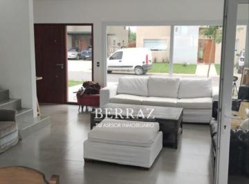 Casa de 5 ambientes, Tigre · Casa 5 Amb en Venta Vila Marina Villanueva Tigre Lote de 400 m²
