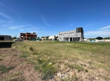Terreno · 660m² · Lote en Venta en Barrio Privado Solar de Alvarez