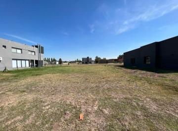 Terreno · 600m² · Lote en Venta en Barrio Privado Solar de Alvarez