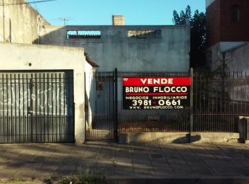 Casa · 80m² · 5 Ambientes · 1 Cochera · Casa de 5 Ambientes a Reciclar - Lote 8,66 X 28 Aprox. - E. Fernandez Al 700 - Lanus Oeste