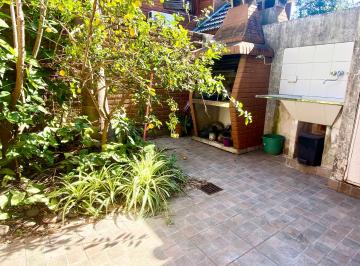 Casa de 4 ambientes, La Matanza · Triplex 4 Ambientes Venta Espacio Guardacoche Excelente Ubicación! Apto Credito!