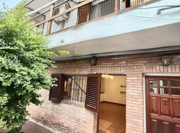 Casa · 57m² · 3 Ambientes · 1 Cochera · Casa - Adrogue