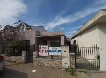 Casa · 141m² · 5 Ambientes · 1 Cochera · Casa Americana Calle Guemes 100 a 1 Cuadra Ruta 8