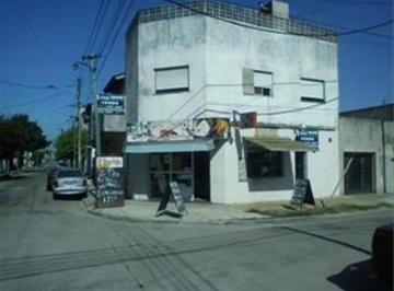 PH · 64m² · 3 Ambientes · 1 Cochera · PH 3 Ambiente con Patio y Cochera