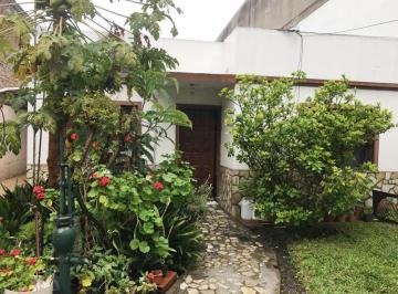 Casa · 209m² · 3 Ambientes · 1 Cochera · Casa 3 Ambientes con Depósito