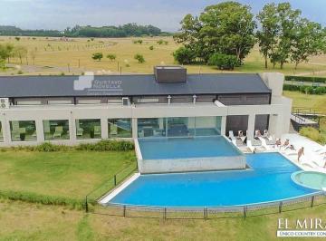 GNP-GNP-774_2 · Venta de Terreno en Club de Campo con Spa Termal 1711 m²