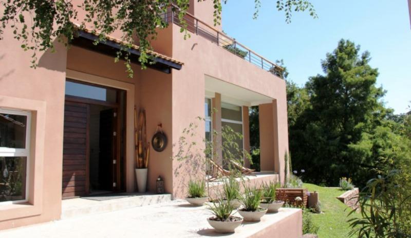 Moderna propiedad en Sierra de los Padres, 1537m², 5 amb, 3 baños
