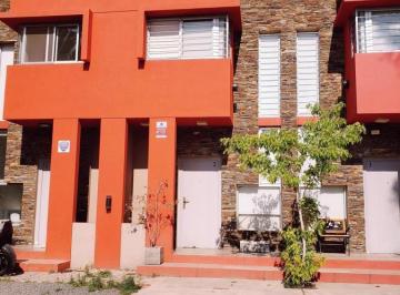 PH · 85m² · 4 Ambientes · 2 Cocheras · Duplex con 2 Cocheras Patio y Quincho