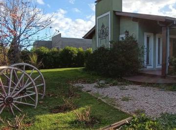 Quinta vacacional · 186m² · 3 Dormitorios · Casa de Corte Campestre