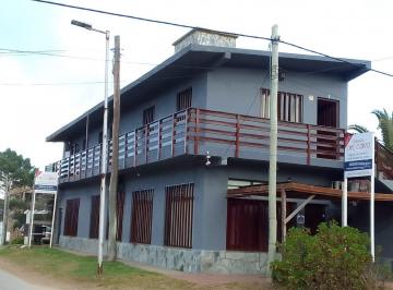 Hotel · 453m² · 10 Dormitorios · 8 Cocheras · Vende Hosteria en Ostende