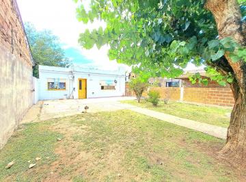 Casa de 3 ambientes, Morón · Casa Americana Sobre Gran Lote de 600 m² en Castelar Sur.