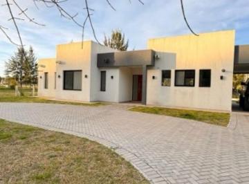 Casa · 125m² · 4 Ambientes · Casa en Club Miralagos