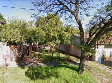 Casa de 3 ambientes, Lomas de Zamora · Venta de Casa Sobre Amplio Lote en Lomas de Zamora
