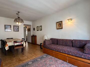 Departamento · 61m² · 3 Ambientes · 3 Amb a La Calle con Balcon Saliente - Maral 47