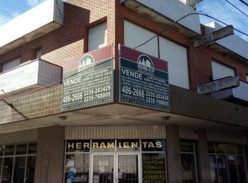 Local comercial · 1200m² · Importante Esquina Comercial Sobre Av Juan B. Justo.