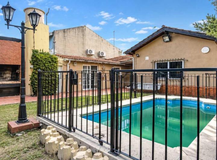 Casa · 200m² · 3 Dormitorios · 3 Cocheras