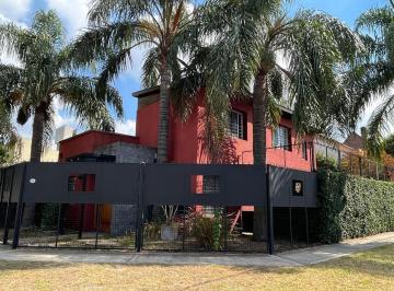 Casa · 180m² · 5 Ambientes · 2 Cocheras · Castelar Norte Venta Casa 5 Ambientes Apta Banco Nacion