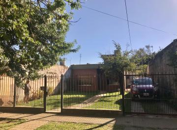 Casa de 3 ambientes, Almirante Brown · Casa en Venta