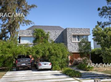 Casa · 400m² · 5 Ambientes · 1 Cochera · Country Saint Thomas Este - Canning