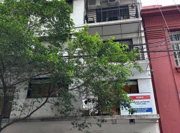 Departamento de 4 ambientes, Flores · Membrillar y Falcón: Amplio 4 Amb. Al Frente, 3 Baños y Baulera. Oportunidad!