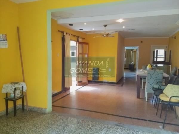 Casa · 189m² · 7 Ambientes · 2 Cocheras