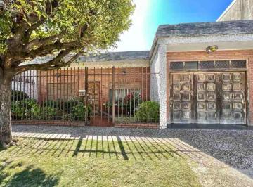 Casa de 3 ambientes, Morón · Casa en Excelente Ubicacion a 1 Cuadra de Av Sta Rosa