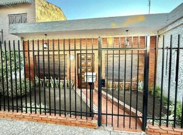 Casa de 3 ambientes, Morón · Casa en Excelente Ubicacion a 1 Cuadra de Av Sta Rosa