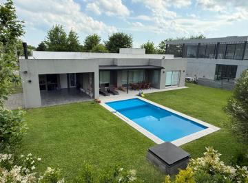 Casa · 200m² · 5 Ambientes · 5 Cocheras · Casa en Venta
