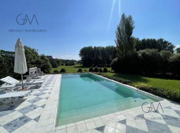 Casa · 295m² · 4 Ambientes · Casa en Venta Barrio Privado Rumenco