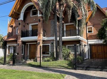 Casa · 420m² · 6 Ambientes · 2 Cocheras · Venta Casa 6 Ambientes Castelar Norte