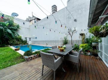 Casa · 300m² · 6 Ambientes · Casa en Venta con Jardín y Pileta - Barracas - Triplex - Quincho - Parrilla - Solarium