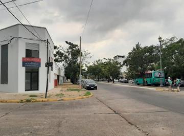 Local comercial · 70m² · 2 Ambientes · Local en Bajada de Autopista